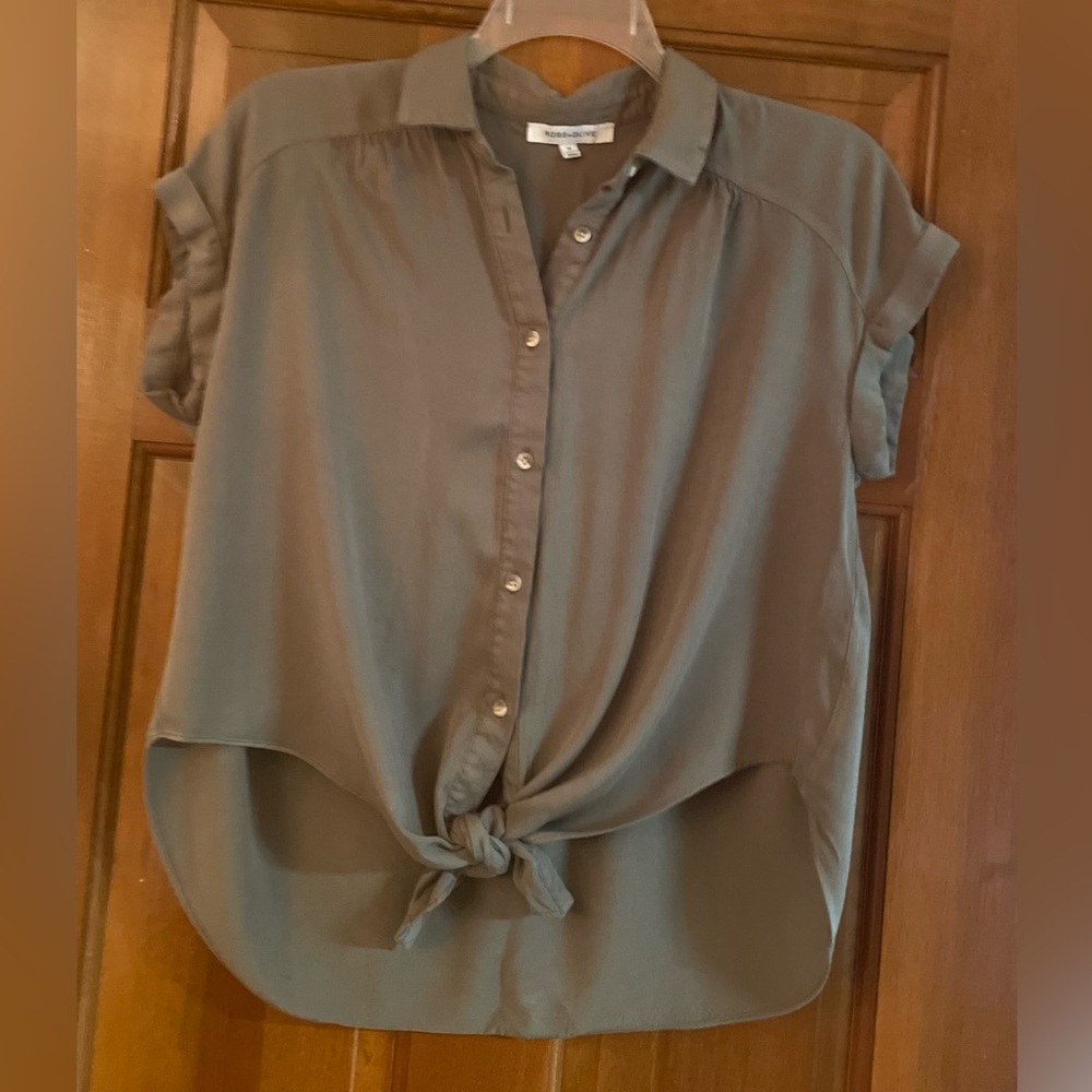 EUC Roses+ Olive Women's Button-Up Tie-Front Top - Olive Green-Med